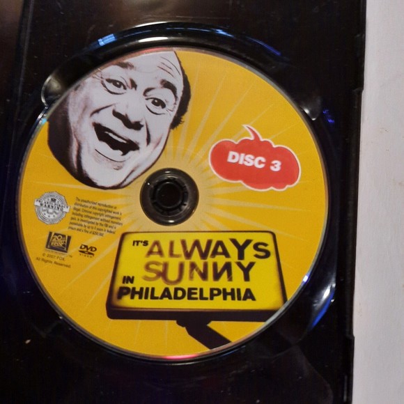 It's Always Sunny in Philadelphia: Seasons 1 & 2 - DVD - (BONUS DISC) VERY GOOD - Picture 4 of 10
